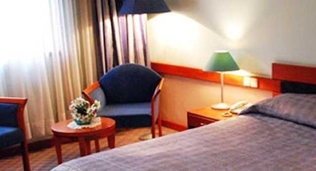 Tori Hotell Tbilisi Rom bilde